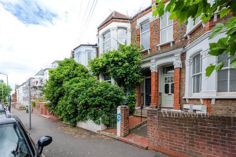 144 Bathurst Gardens, London, NW10 5HX