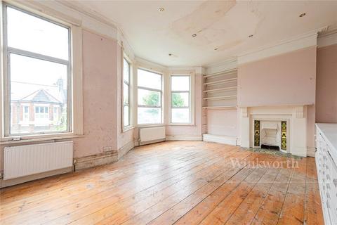 144 Bathurst Gardens, London, NW10 5HX