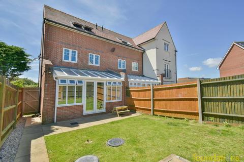 4 bedroom end of terrace house for sale, Northcliffe, Bexhill-on-Sea, TN40