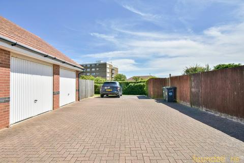 19 Northcliffe, Bexhill-on-sea, TN40 1RA