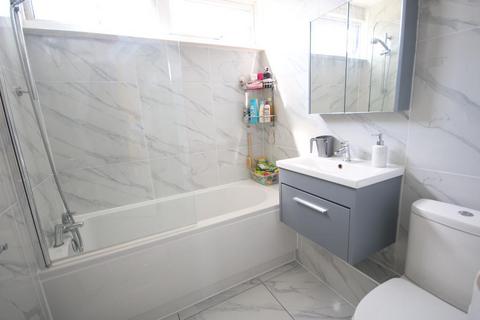 12 Maytree Close, Edgware, HA8 8XX