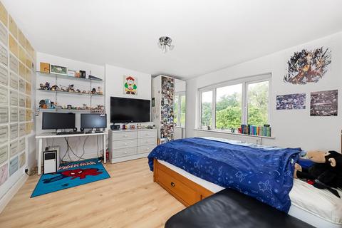 40 Downsview Road, London, SE19 3XB