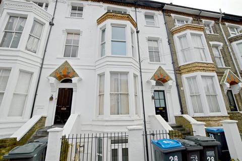 1 bedroom apartment to rent, St. Aubyns Road, London, SE19