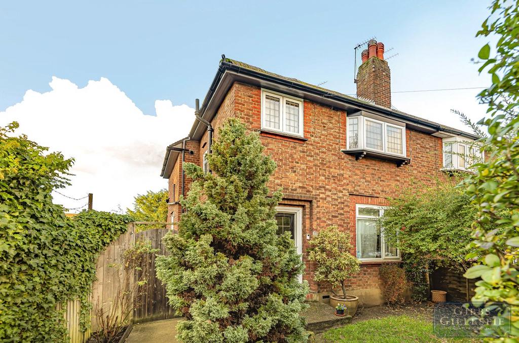 Victor Road, Harrow, Middlesex 1 bed for sale £275,000