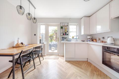 46 Elliott Avenue, Ruislip, HA4 9LZ
