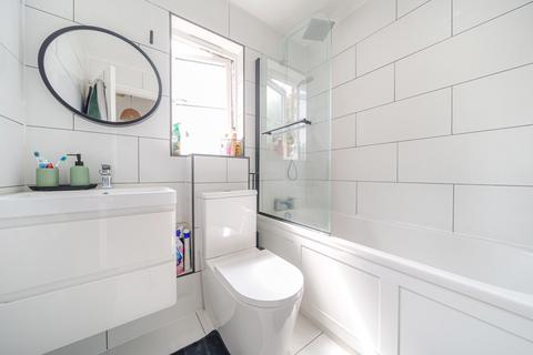 46 Elliott Avenue, Ruislip, HA4 9LZ