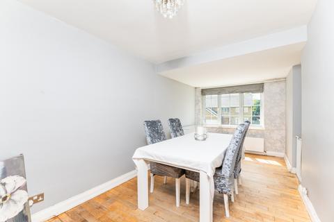 4 bedroom detached house for sale, Woodvale Crescent, Bingley, West Yorkshire, BD16