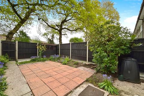 8 Hartley Close, Blackwater, Camberley, GU17 0DE