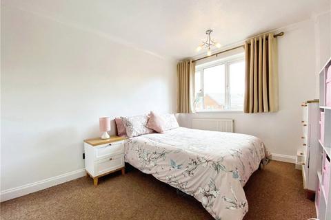 3 Coombe Road, Yateley, GU46 7RA