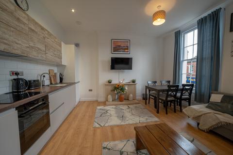 1 bedroom flat to rent, High Street, Christchurch