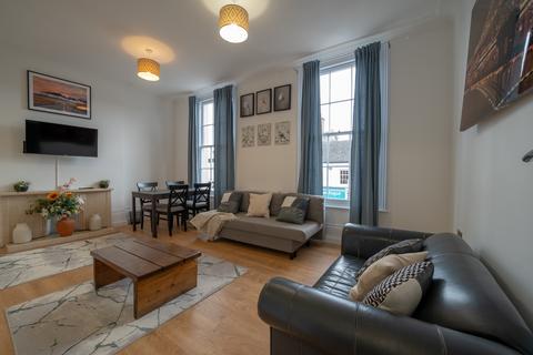 1 bedroom flat to rent, High Street, Christchurch