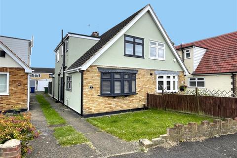 8 Bramleys, Stanford-le-hope, SS17 8AE