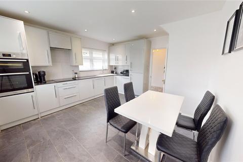 8 Bramleys, Stanford-le-hope, SS17 8AE