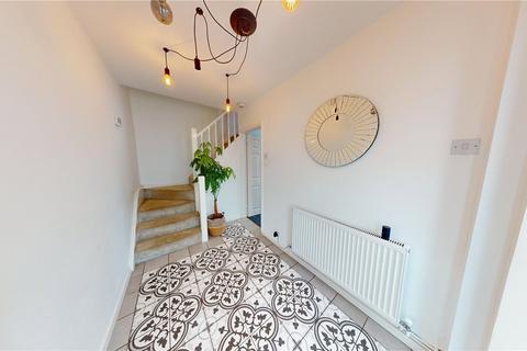 8 Bramleys, Stanford-le-hope, SS17 8AE
