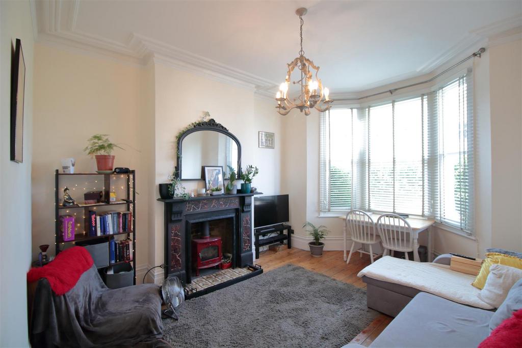 Maplestead Road, Brixton Hill SW2 2 bed flat to rent £2,000 pcm (£462 pw)