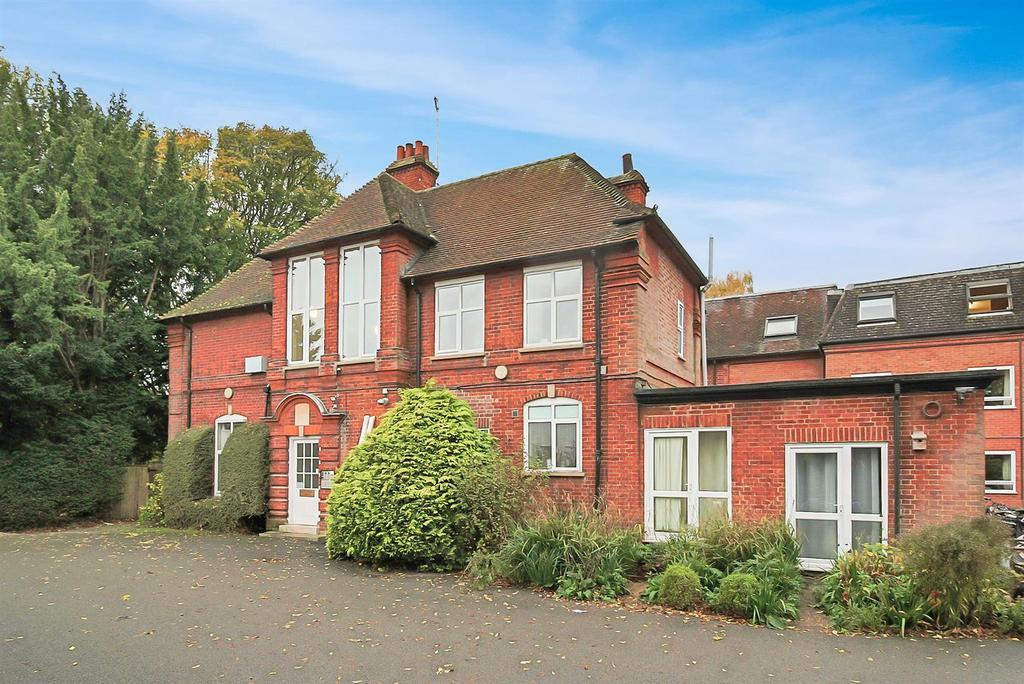 Harvey Goodwin Gardens, Cambridge CB4 Apartment £1,150 pcm (£265 pw)