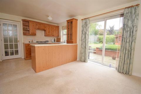 21 Edyvean Close, Rugby, CV22 6LD