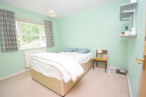 21 Edyvean Close, Rugby, CV22 6LD