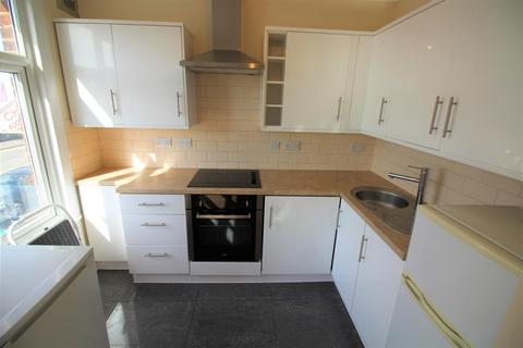 1 bedroom flat to rent, Hall Lane, Chingford