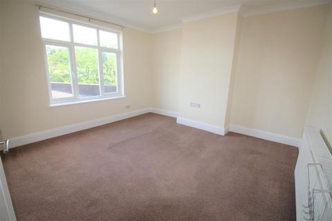 1 bedroom flat to rent, Hall Lane, Chingford
