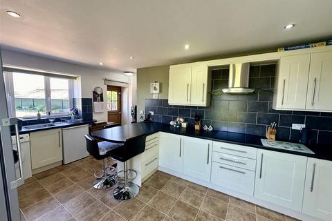 undefined, Bwlchllan, Lampeter