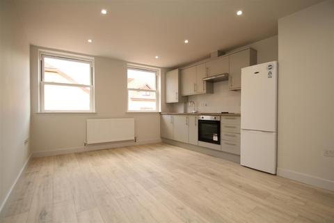 1 bedroom apartment to rent, Roman Road, London