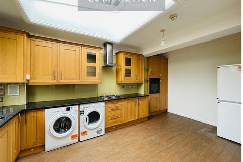 5 bedroom semi-detached house for sale, Dunspring Lane, Ilford IG5