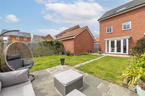 20 Ascot Drive, North Gosforth, Newcastle Upon Tyne, NE13 6PN