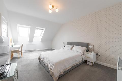 20 Ascot Drive, North Gosforth, Newcastle Upon Tyne, NE13 6PN