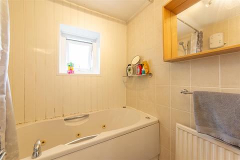 60 Green Willows, Oakfield, Cwmbran, NP44 3DY