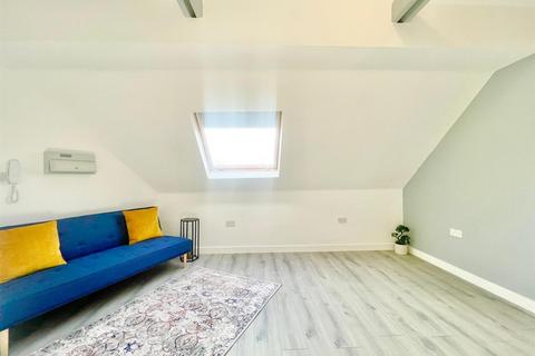 2 bedroom flat for sale, 74 Higham Hill Road, London E17