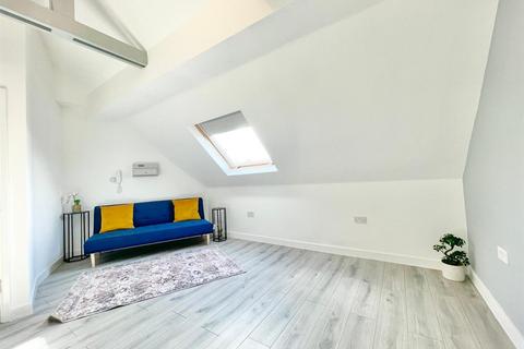 2 bedroom flat for sale, 74 Higham Hill Road, London E17