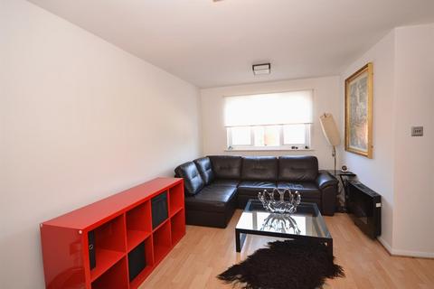 1 bedroom flat to rent, Green Pond Close, Walthamstow E17