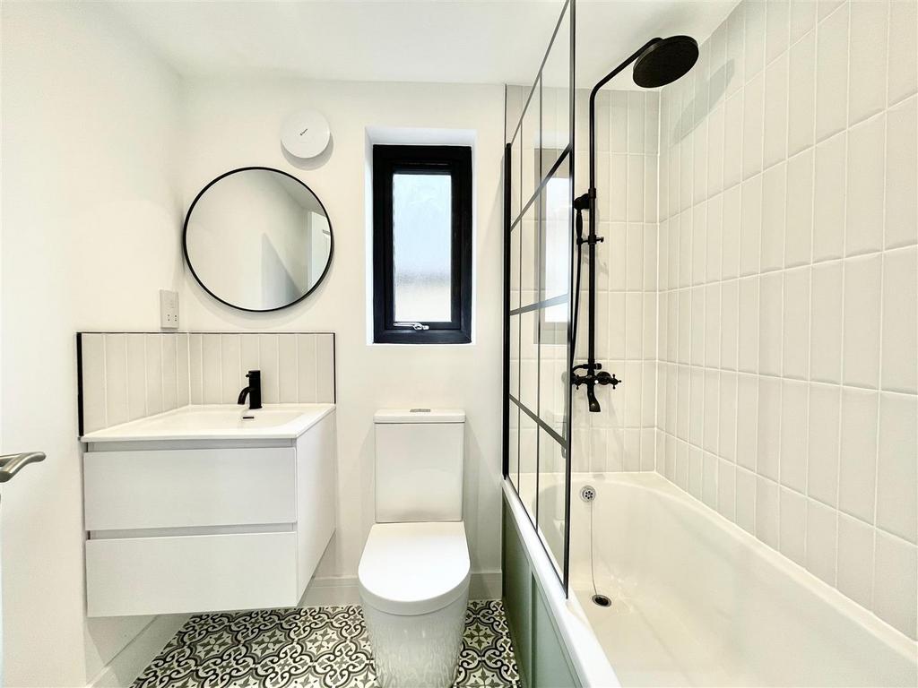 Family Bathroom.jpeg