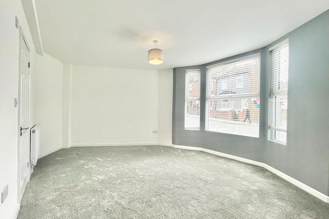 3 bedroom ground floor flat for sale, Higham Hill Road, London E17