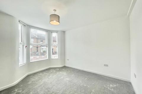 3 bedroom ground floor flat for sale, Higham Hill Road, London E17