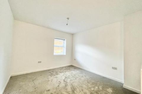 3 bedroom ground floor flat for sale, Higham Hill Road, London E17