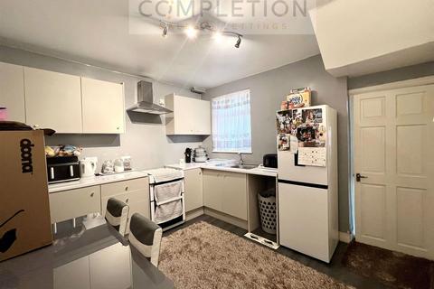 32 Roberts Road, London, E17 4LR