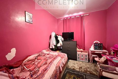 32 Roberts Road, London, E17 4LR
