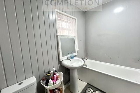 32 Roberts Road, London, E17 4LR