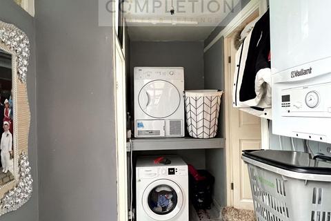 32 Roberts Road, London, E17 4LR