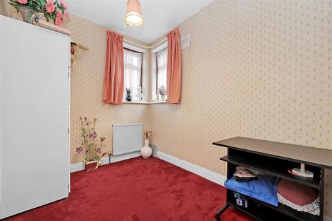3 bedroom semi-detached house for sale, Chartley Avenue, London NW2