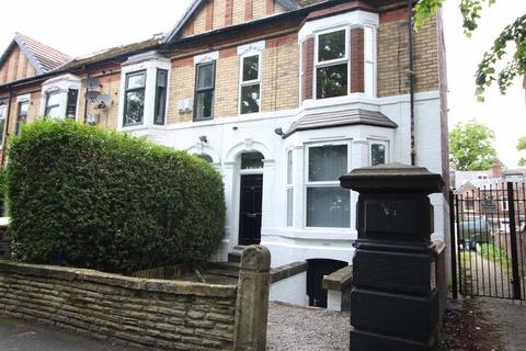 3 bedroom flat to rent, College Road, Whalley Range, Manchester