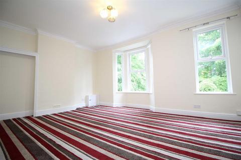 3 bedroom flat to rent, College Road, Whalley Range, Manchester