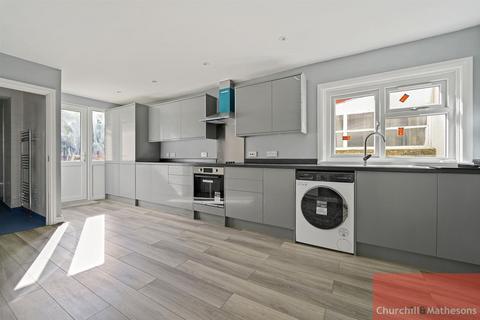 4 bedroom house for sale, Burns Road, NW10