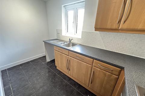 2 bedroom flat for sale, Garthorp Road, Manchester