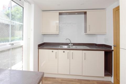 2 bedroom flat to rent, Fisherton Street, Salisbury