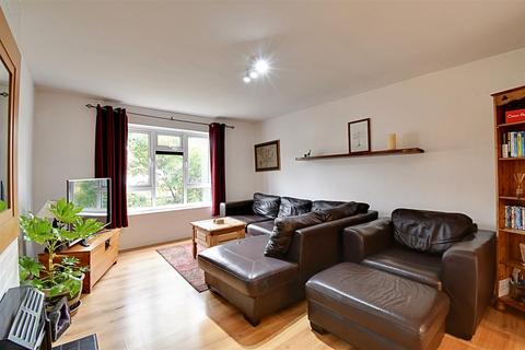 2 bedroom flat for sale, Fanshaws Lane, Brickendon SG13