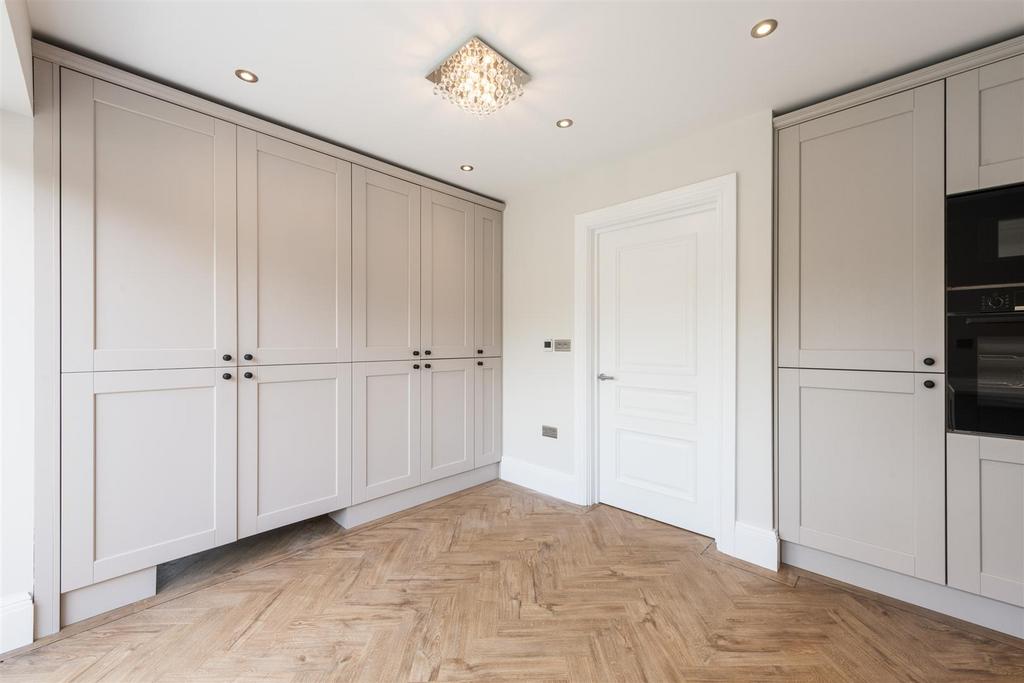 Kents Cottage, Kents Close Solihull, B92 7 QH 10.jp
