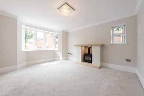 4 bedroom detached house to rent, Kents Close, Solihull